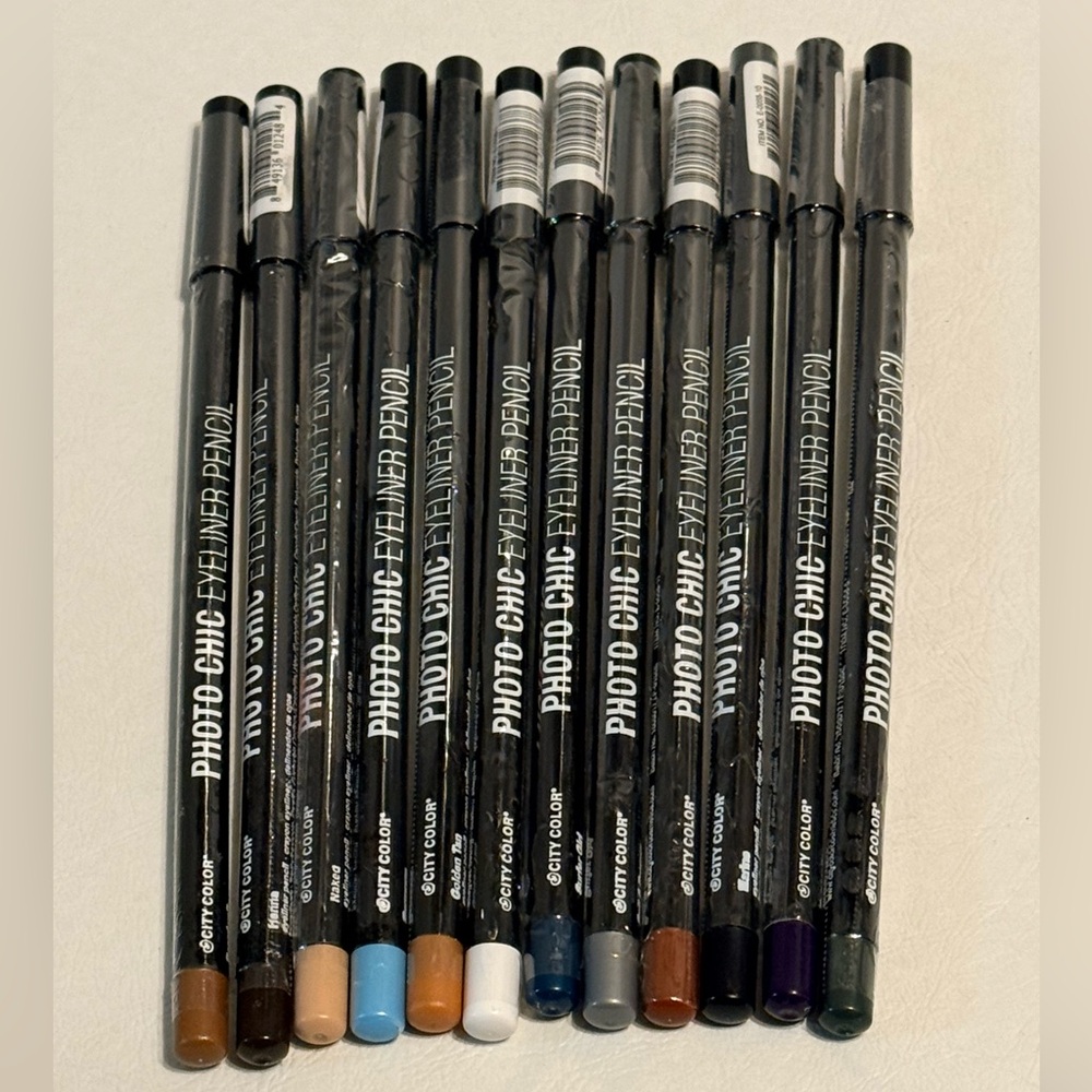 Photo Chic Eyeliner Pencil Set of 12 Different Colors